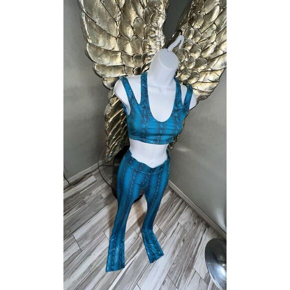 LAKRIS Women Workout Set Blue Snakeskin 2 Pieces Leggings Criscross Bra Size XS - Picture 7 of 16
